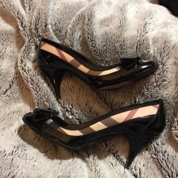 Burberry Heels - Picture 2 of 4